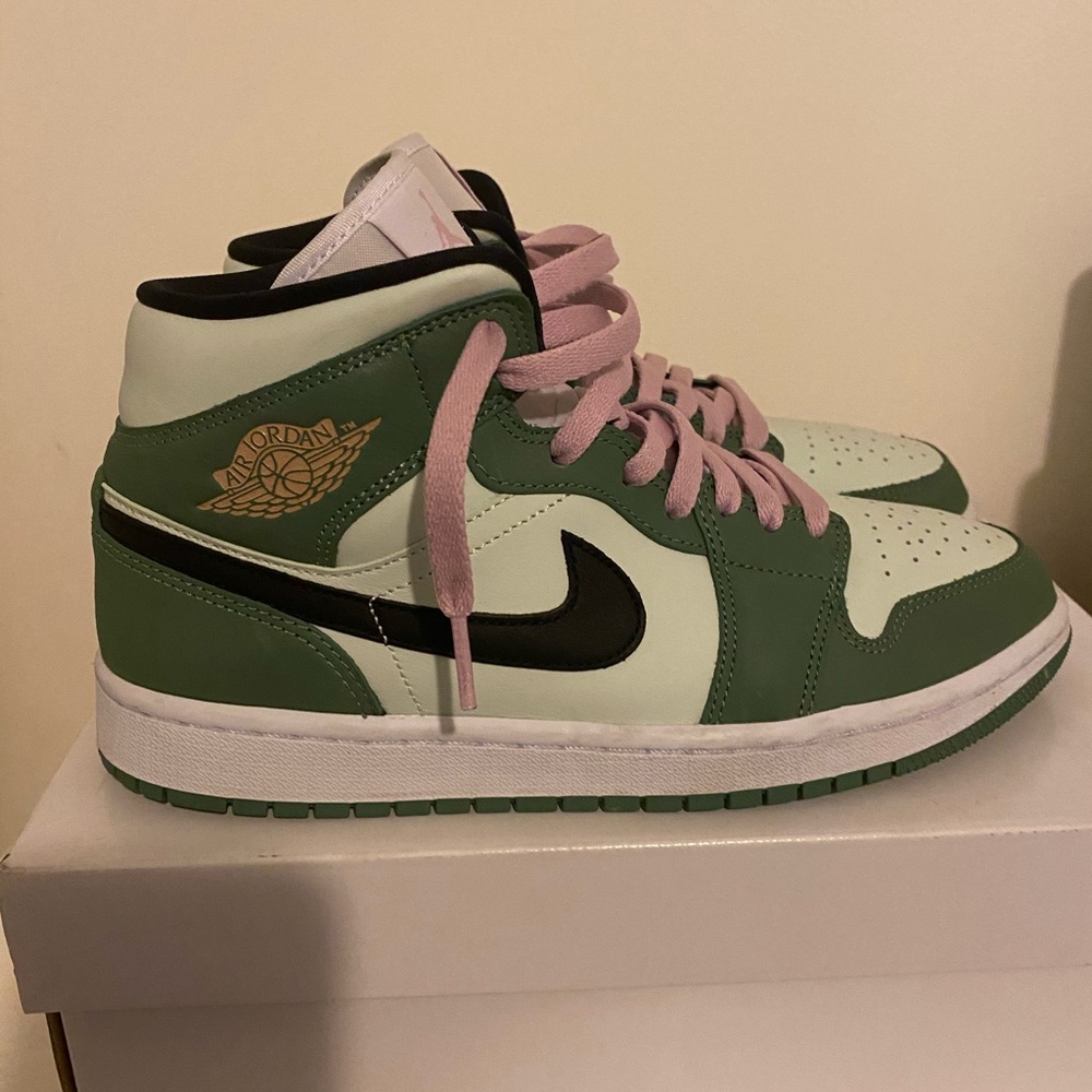 Jordan 1 mid dutch green